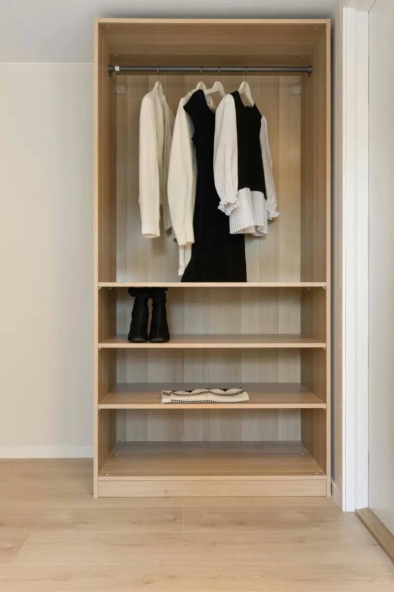 Uma minicápsula de guarda-roupa com poucas peças